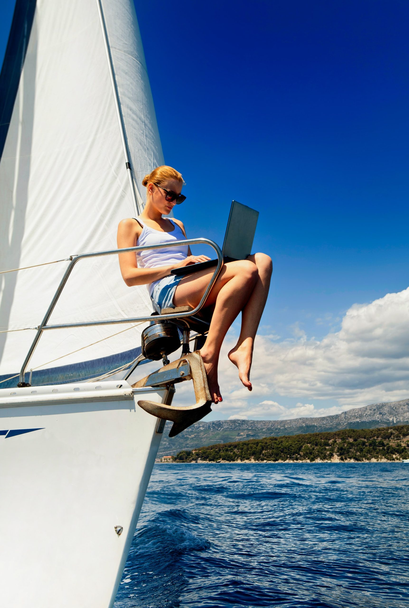 Should You Start a Service Business or Launch an Ecommerce Store?